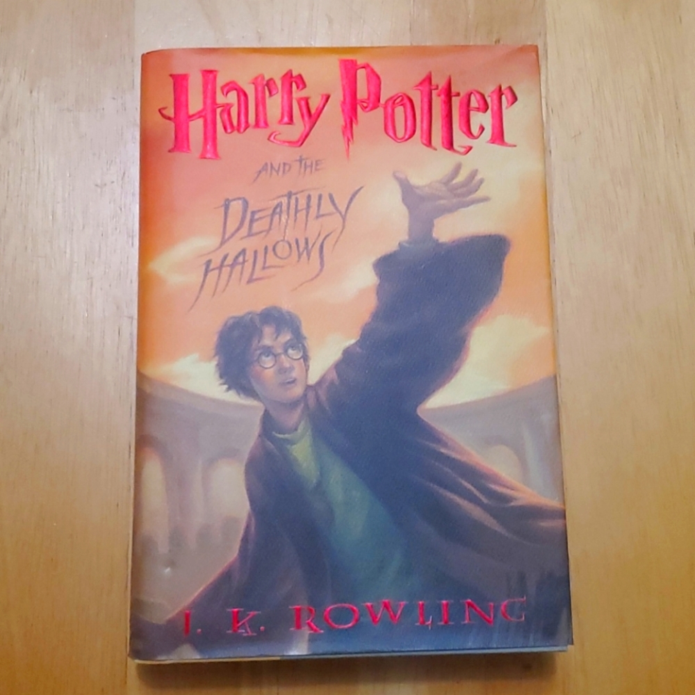 Harry Potter & The Deathly Hallows Book